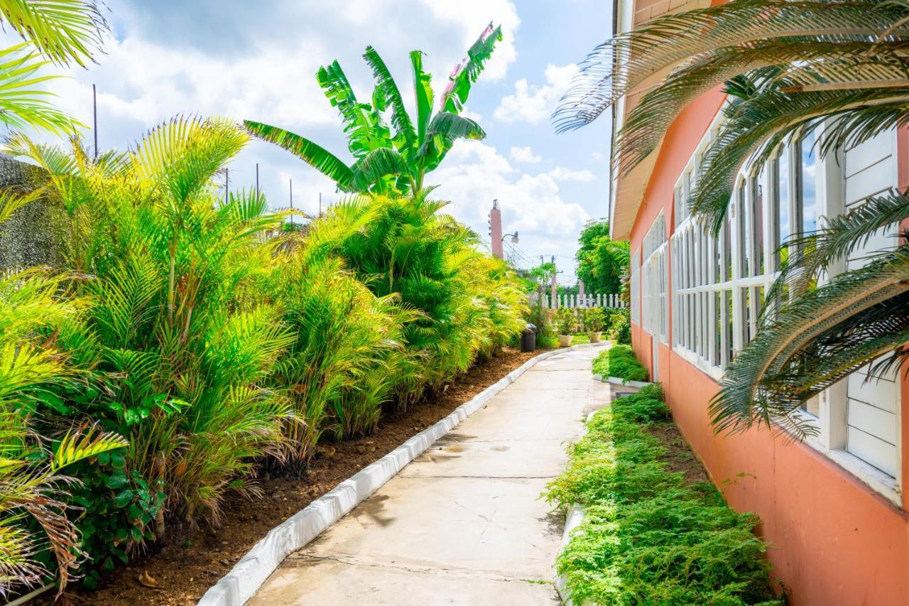 Shields Negril Villas Екстер'єр фото