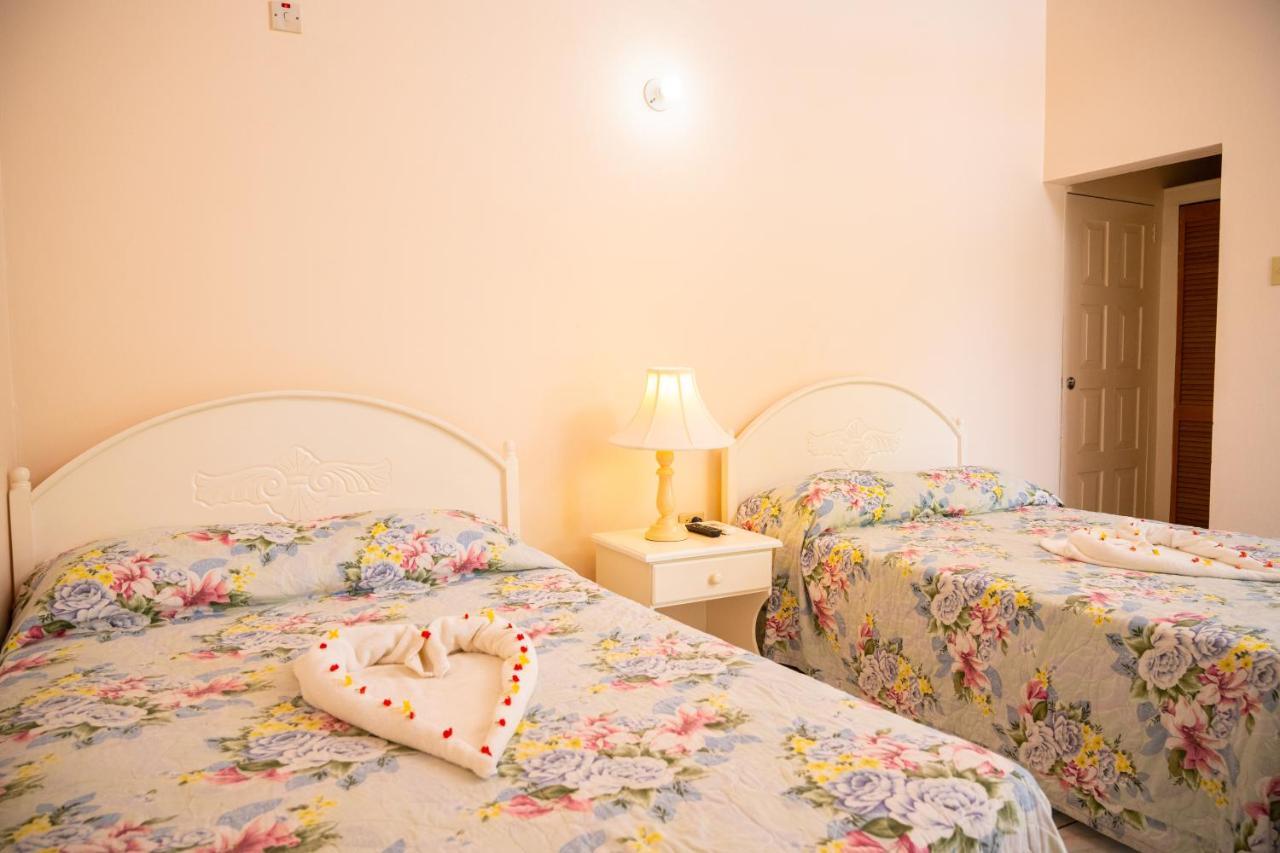 Shields Negril Villas Екстер'єр фото