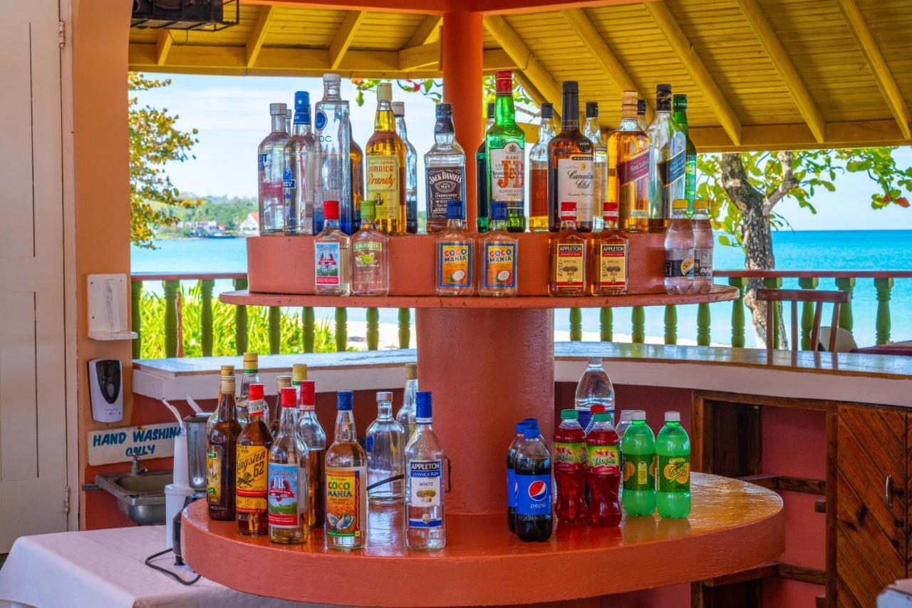 Shields Negril Villas Екстер'єр фото