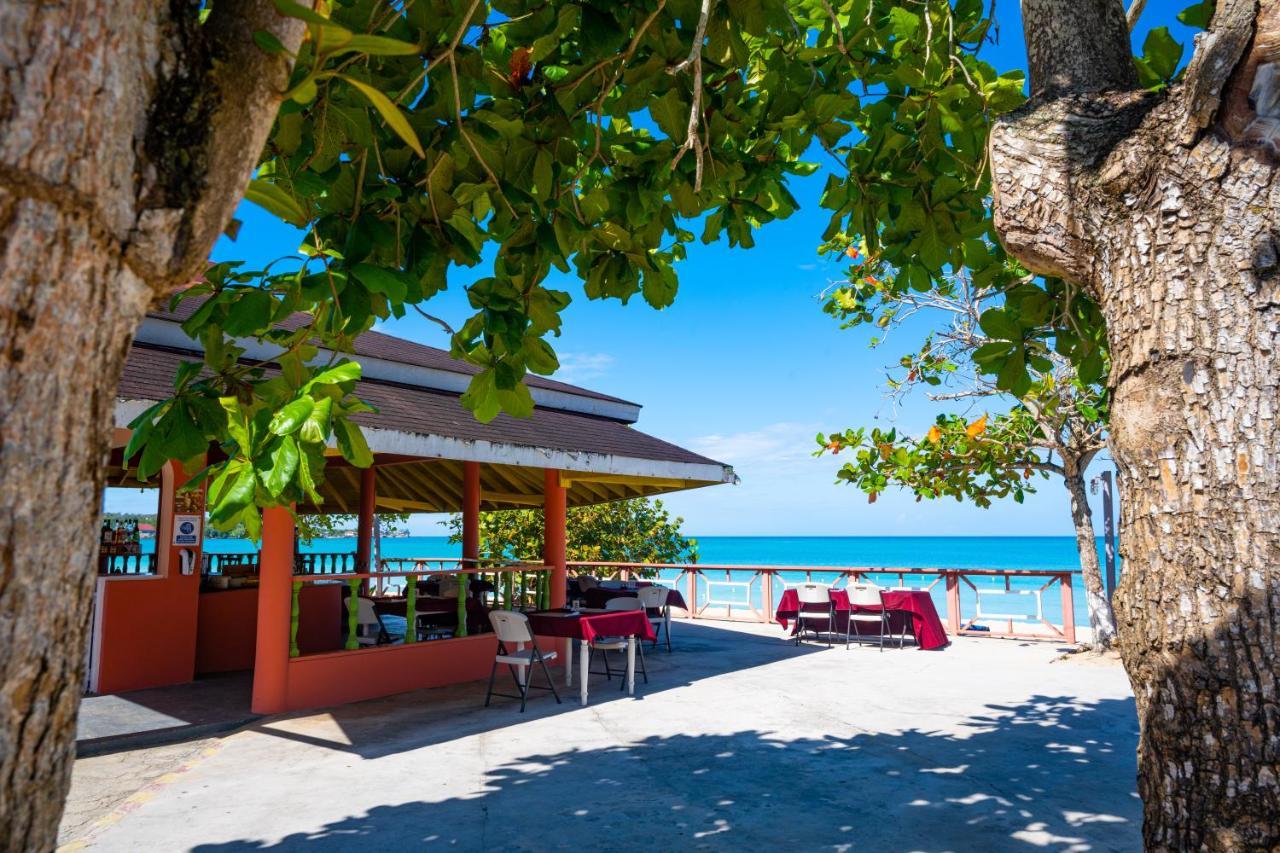 Shields Negril Villas Екстер'єр фото