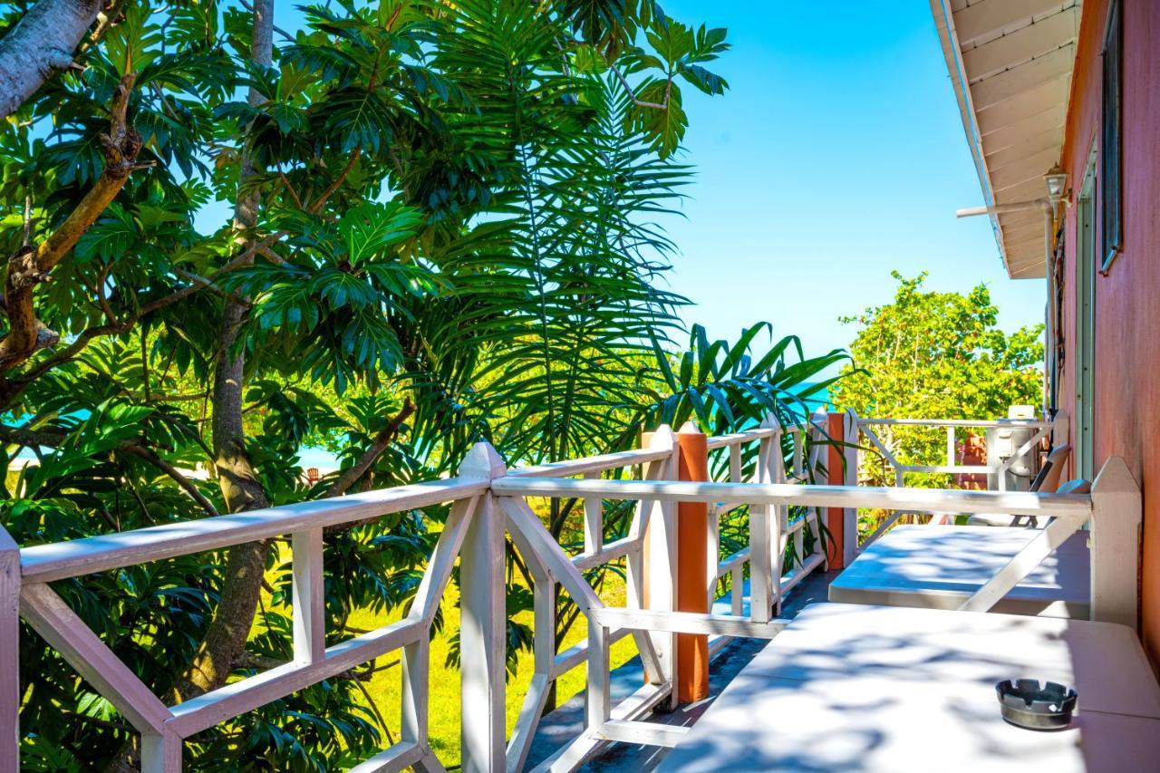 Shields Negril Villas Екстер'єр фото