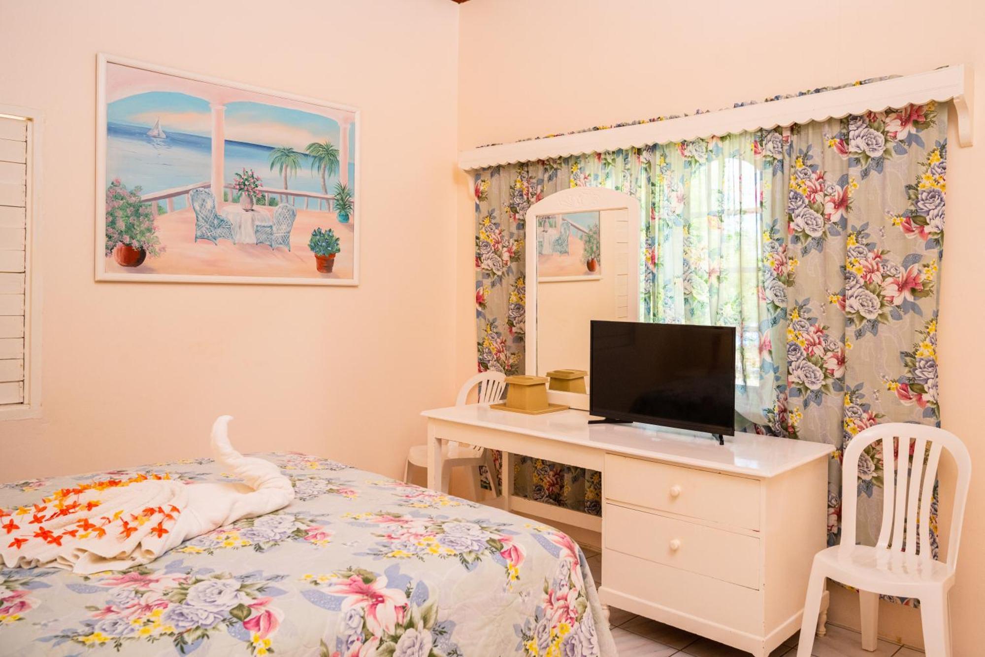 Shields Negril Villas Номер фото